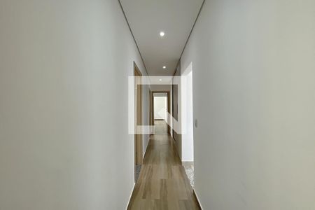 Casa de condomínio à venda com 250m², 4 quartos e 5 vagasCorredor