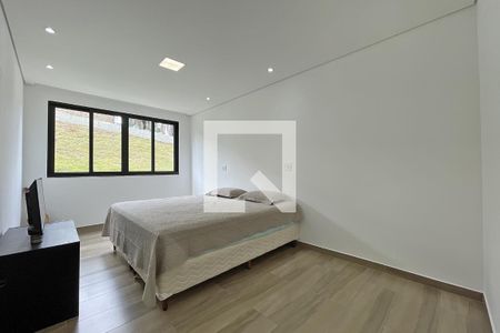 Casa de condomínio à venda com 250m², 4 quartos e 5 vagasQuarto 4