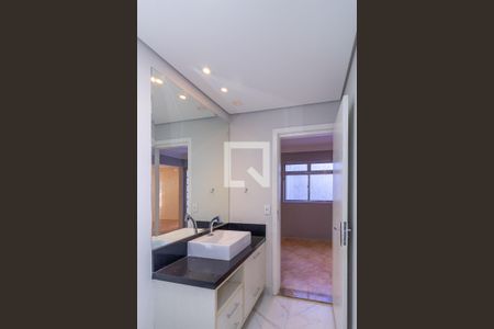 Casa à venda com 250m², 3 quartos e 6 vagasBanheiro Social