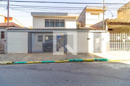 Casa à venda com 250m², 3 quartos e 6 vagasFachada