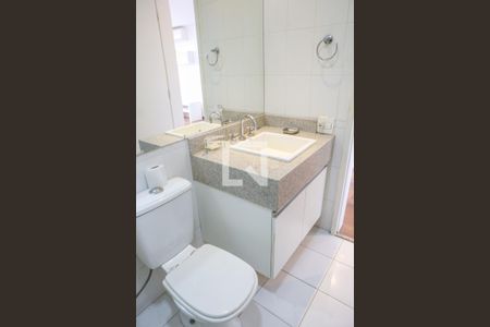 Banheiro de apartamento à venda com 1 quarto, 42m² em Água Branca, São Paulo