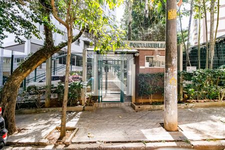 Apartamento à venda com 90m², 4 quartos e 1 vaga Apartamento à venda com 90m², 4 quartos e 1 vagaFachada e portaria