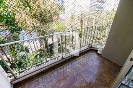 Apartamento à venda com 90m², 4 quartos e 1 vaga Apartamento à venda com 90m², 4 quartos e 1 vagaVaranda da Sala