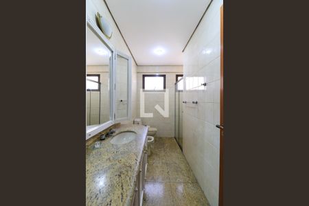 Apartamento à venda com 314m², 4 quartos e 4 vagasBanheiro da Suíte 3