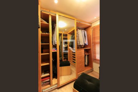 Apartamento à venda com 314m², 4 quartos e 4 vagasCloset da suíte 4