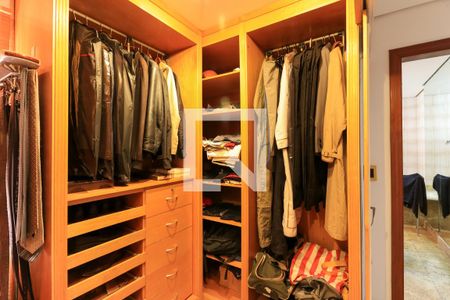 Apartamento à venda com 314m², 4 quartos e 4 vagasCloset da suíte 4