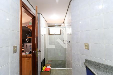 Apartamento à venda com 314m², 4 quartos e 4 vagasBanheiro da Suíte 2