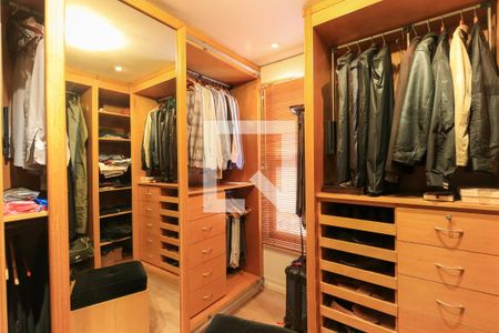 Apartamento à venda com 314m², 4 quartos e 4 vagasCloset da suíte 4