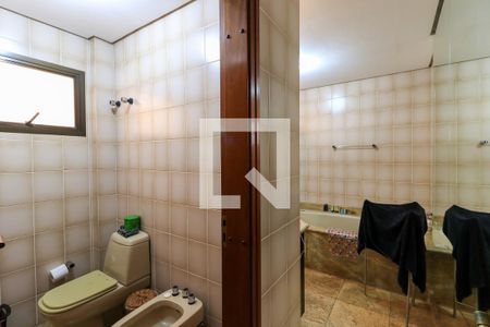 Apartamento à venda com 314m², 4 quartos e 4 vagasBanheiro da Suíte 4