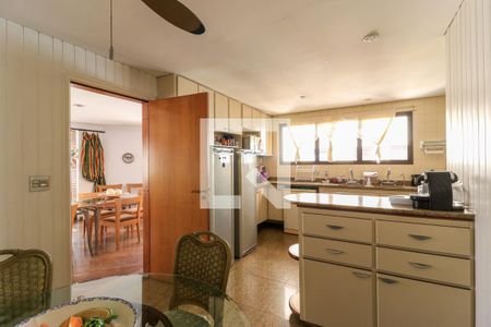 Apartamento à venda com 314m², 4 quartos e 4 vagasCozinha