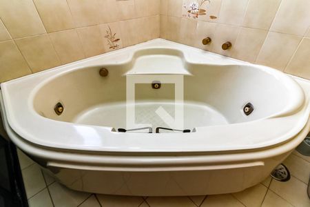 Casa à venda com 224m², 3 quartos e 2 vagasBanheiro da Suíte