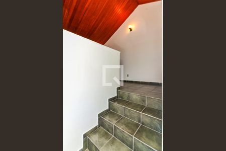 Casa à venda com 224m², 3 quartos e 2 vagasEscada