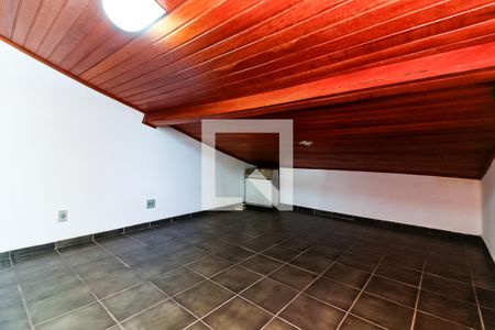 Casa à venda com 224m², 3 quartos e 2 vagasQuarto 5 - Sótão