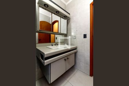 Casa à venda com 224m², 3 quartos e 2 vagasBanheiro Social