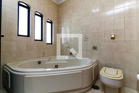 Casa à venda com 224m², 3 quartos e 2 vagasBanheiro da Suíte