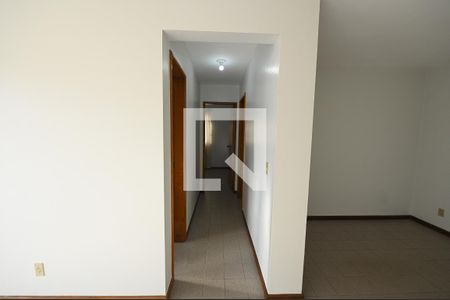 Corredor de apartamento para alugar com 2 quartos, 66m² em Setor Bela Vista, Goiânia