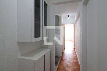 Corredor de kitnet/studio para alugar com 1 quarto, 43m² em Consolação, São Paulo