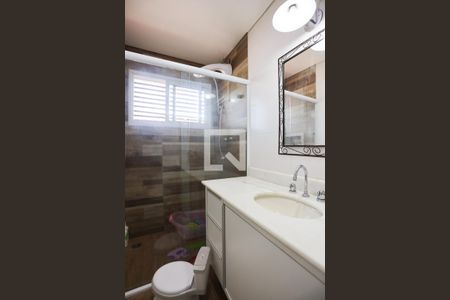 Casa de condomínio para alugar com 200m², 3 quartos e 2 vagasSuíte - banheiro - detalhes