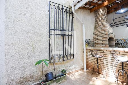 Casa de condomínio para alugar com 200m², 3 quartos e 2 vagasQuintal / Área de serviço