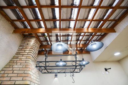 Casa de condomínio para alugar com 200m², 3 quartos e 2 vagasÁrea gourmet - detalhes