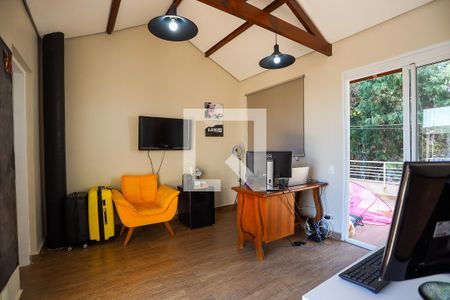 Casa de condomínio para alugar com 200m², 3 quartos e 2 vagasEscritório