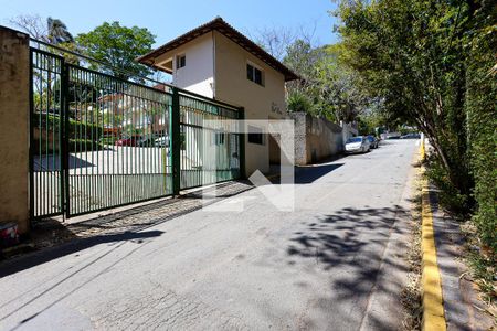 Casa de condomínio para alugar com 200m², 3 quartos e 2 vagasFachada do condomínio