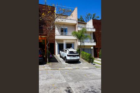 Casa de condomínio para alugar com 200m², 3 quartos e 2 vagasFachada da casa