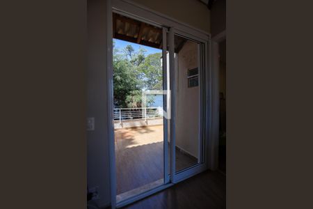 Casa de condomínio para alugar com 200m², 3 quartos e 2 vagasEscritório - varanda