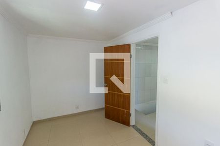 Quarto 1 de casa para alugar com 3 quartos, 100m² em Marechal Hermes, Rio de Janeiro