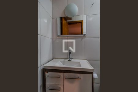 Casa à venda com 75m², 2 quartos e 2 vagasBanheiro