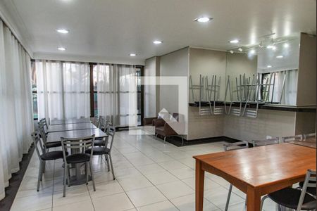 Apartamento para alugar com 65m², 2 quartos e 2 vagasÁrea comum - Salão de festas