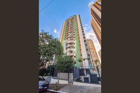 Apartamento para alugar com 65m², 2 quartos e 2 vagasFachada