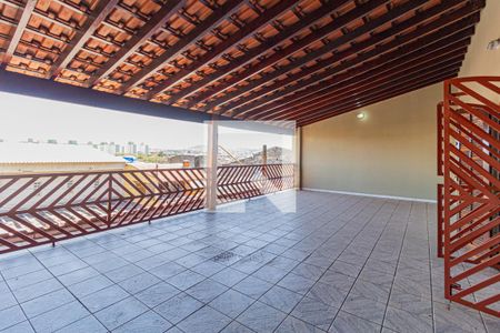 Sacada de casa à venda com 4 quartos, 356m² em Rochdale, Osasco