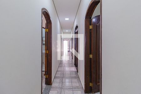 Casa para alugar com 356m², 4 quartos e 6 vagasCorredor