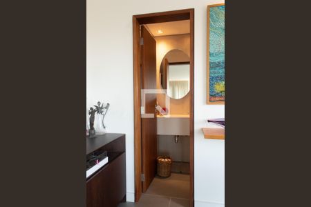 Lavabo de apartamento à venda com 2 quartos, 191m² em Vila Madalena, São Paulo