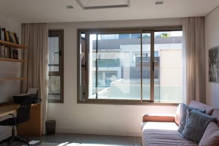 Apartamento à venda com 191m², 2 quartos e 4 vagasEscritório