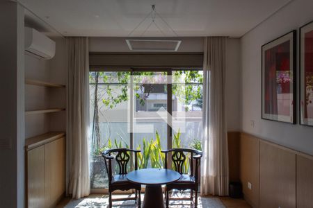 Quarto de apartamento à venda com 2 quartos, 191m² em Vila Madalena, São Paulo