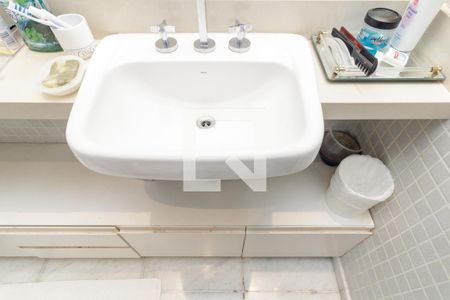 Apartamento à venda com 269m², 3 quartos e 4 vagasBanheiro 2 - Suíte