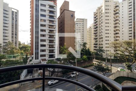 Apartamento à venda com 269m², 3 quartos e 4 vagasSacada do Quarto 2 - Suíte