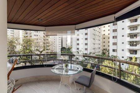 Apartamento à venda com 269m², 3 quartos e 4 vagasVaranda da Sala