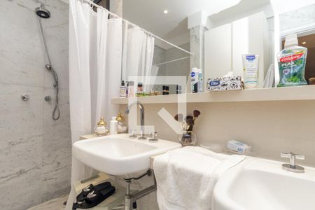 Apartamento à venda com 269m², 3 quartos e 4 vagasBanheiro 1 - Suíte Master