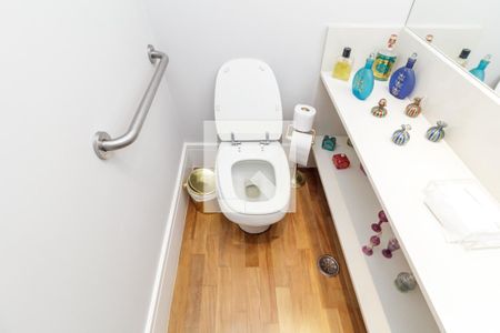 Apartamento à venda com 269m², 3 quartos e 4 vagasBanheiro 4 - Lavabo