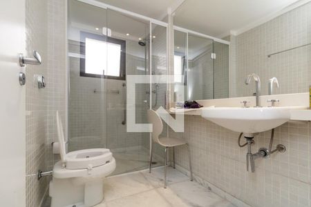 Apartamento à venda com 269m², 3 quartos e 4 vagasBanheiro 3 - Suíte