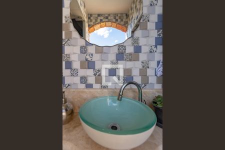 Casa à venda com 252m², 3 quartos e 4 vagas Casa à venda com 252m², 3 quartos e 4 vagasBanheiro varanda Gourmet