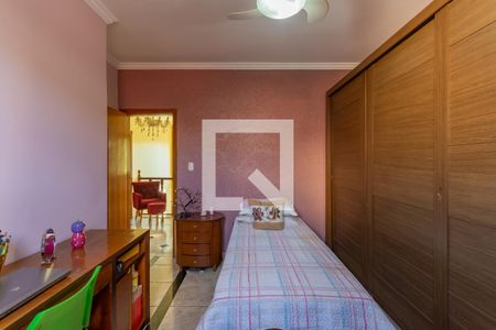 Casa à venda com 252m², 3 quartos e 4 vagas Casa à venda com 252m², 3 quartos e 4 vagasQuarto 2