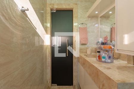 Casa à venda com 252m², 3 quartos e 4 vagas Casa à venda com 252m², 3 quartos e 4 vagasBanheiro social 1