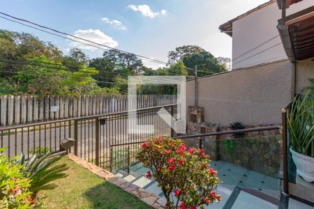 Casa à venda com 252m², 3 quartos e 4 vagas Casa à venda com 252m², 3 quartos e 4 vagasEntrada