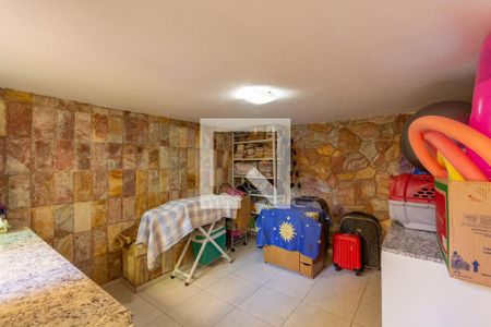 Casa à venda com 252m², 3 quartos e 4 vagas Casa à venda com 252m², 3 quartos e 4 vagasQuarto de Serviço