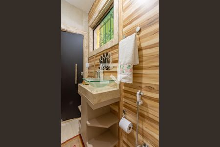 Casa à venda com 252m², 3 quartos e 4 vagas Casa à venda com 252m², 3 quartos e 4 vagasLavabo