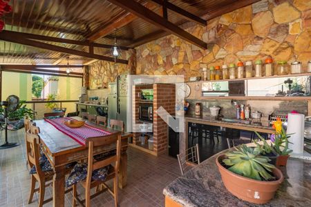 Casa à venda com 252m², 3 quartos e 4 vagas Casa à venda com 252m², 3 quartos e 4 vagasÁrea Gourmet